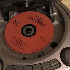 an old record player with the smiths label on it