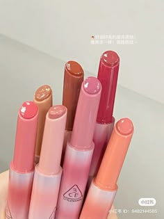 Wax Roller, Jelly Lipstick, Lip Jelly, Makeup Package, Makeup Accesories, Lip Makeup Tutorial, Makeup Is Life, Glamorous Makeup