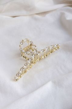 Claw Clip Gold, Pearl Hair Claw Clip, Claw Clip Clear, Beige Claw Clip, Selling Hair, Cheap Hair Accessories, Rhinestone Claw Clip, Hair Clamp, Long Or Short Hair