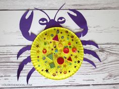 the paper plate is shaped like a crab