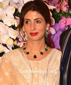 Shweta Bachchan, Diamond Emerald Necklace, Pearl Mala, Diamond Pendant Jewelry, Necklace Photo, Choker Necklace Designs, Jewellery Bridal, Jewellery Wedding