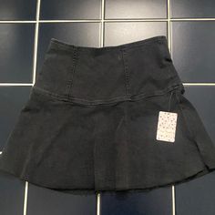 This Stretchy Jean Skirt Is Perfect To Dress Up Or Down! Size 6 Black Fitted Black Tennis Skirt With Pockets, Black Fitted Tennis Skirt With Pockets, Trendy Black Mini Hem Skort, Trendy Black Mini Skort, Black Skirted Skort With Pockets, Casual Black Mini Hem Skort, Fitted Casual Bottoms With Mini Hem, Casual Black Short Tennis Skirt, Casual Stretch Mini Hem Tennis Skirt