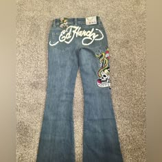 Size 26, Slim Flare Different Clothes Asthetics, Junco Jeans, Double Belt Outfits, Six Flags Outfit, Ed Hardy Clothes, Ed Hardy Outfit, Thrifting Inspiration, Y2k Stuff, Jean Patches