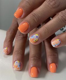 Nail Ideas Shellac, Short Summer Nail Designs 2024, Trendy Summer Nails 2024, Short Summer Nail Ideas 2024, June Nails Ideas 2024, Spring Nails Easy, Citrus Nails, Eye Shadow Nails, Summer Gel Nails