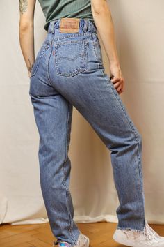 Amazing vintage Levi's 512 jeans for women in a very small size. The jeans have a slim fit, hourglass shape, and tapered legs. They also feature a zip fly and frayed leg openings. A classic mid blue wash of denim! Ultra high waist model of Levi's classics - those ones fit like a glove.  The size marked on the tag is 7 LONG, but this is vintage sizing and also the jeans were shortened. Please check the measurements for a proper fit! Made in the USA in the 90s. Material: 100% cotton (they do not s Reworked Denim, Levis 512, Hourglass Shape, Womens Jeans, Denim Outfit, Levi's Jeans, Vintage Levis, Levis Jeans, Tapered Legs