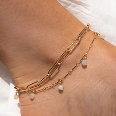 Discover timeless elegance with our Palmer Chain Anklet! Effortlessly dainty and adorned with gorgeous texture, it's the perfect accessory for everyday wear. Explore endless styling possibilities with this classic piece! White Metal Anklet Perfect For Gifting, White Metal Anklet As Gift, White Metal Anklets For Gift, Gold Chain Anklet, Anklet Gold, Anklet Chain, Chunky Gold Chain, Permanent Jewelry, Gold Anklet