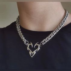 New Korean Fashion Punk Hollow Flame Love Heart Pendant Necklaces For Men Women Minimalist Rock Hip Hop Choker Necklace Jewelry Mode Punk, Y2k Jewelry, Rock Necklace, Goth Jewelry, Heart Choker, Mens Jewelry Necklace, Heart Chain, Style Punk, Estilo Punk