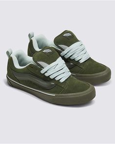 Knu Skool Shoe Monotone Aesthetic, Face Profile, Green Vans, Trendy Shoes Sneakers, Pretty Shoes Sneakers, Dramatic Style, Funky Shoes, Old Shoes