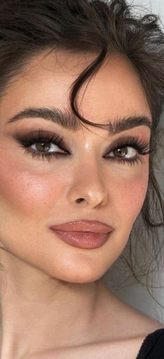 Simple Concert Makeup, Fall 2024 Makeup Trends, Makeup For Concert Night, Daytime Glam Makeup, Glam Bridesmaid Makeup, Neutral Glam Makeup, 20 Makeup, Mekap Mata, Smink Inspiration