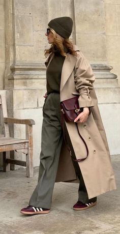 Trenchcoat Outfit, Old Money Fashion, Adidas Samba Outfit, Money Fashion, Look Adidas, Trench Coat Outfit, New Identity, Mode Boho