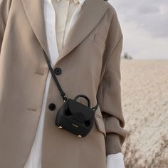 The new Luxury Leather Goods Brand based in Paris. – Polène Latest Handbags, Chloe Drew, Longchamp Le Pliage, Good Brands, Leather Goods, Women's Fashion, Tote Bag, Paris, France