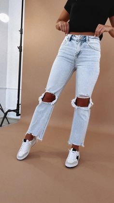 Stevie Straight Leg Jean, Acid Light RISEN – Everyday Chic Boutique Winter Athleisure, Layered Outfits, Puffer Vests, Girl Aesthetics, Oversized Puffer, Denim Vests, Clothing Staples, Cute Preppy Outfits, Layering Outfits