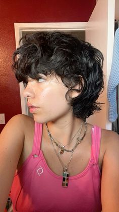 Wavy Short Mullet, "mixie" Haircut, Short Masc Hair, Wavy Haircut Ideas, Short Wavy Haircut, Pixie Curly Hair, Wavy Haircut, 90s Haircuts, Short Wavy Haircuts