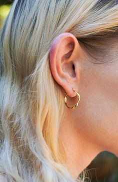 This Hoop Earrings item by MerciMaBelle has 3549 favorites from Etsy shoppers. Ships from Australia. Listed on Nov 25, 2023 Twisted Ribbons, Twisted Hoop Earrings, Everyday Jewellery, Minimalist Gifts, Classy Jewelry, Simple Girl, Silver Colour, Wedding Jewelry Earrings, Earrings Minimalist