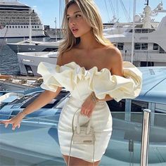 Scenery Beach, Bodycon Dress Homecoming, Dresses Nightclub, Backless Dress Summer, White Ruffle Dress, Vintage Party Dresses, Adventure Vacation, Nature Scenery, Looks Party