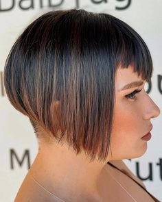 Stacked undercut bob with fringe featuring sleek, sharp layers for a bold and modern look Stacked Undercut, Undercut Bob Haircut Short, Bob Undercut, Undercut Bob Haircut, Modern Bob Hairstyles, Bob With Fringe, Chic Bob