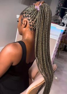 1b 27 And 613 Knotless Braids, Ashy Blonde Knotless Braids, Brown Blonde Mix Knotless Braids, Blonde Braids Mixture, Summer Braid Colors For Black Women, Balayage Knotless Braids, 1b/27/613 Braids, 613 Mixed Knotless Braids