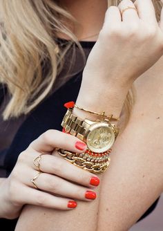 Pair a gold Michael Kors watch with accessories to get an instant sophisticated yet playful look. Red Orange Nails, Tuula Vintage, Cognac Boots, High Fashion Models, Gold Michael Kors Watch, Fashion Idol, Antiques And Collectibles, Trending Fashion Outfits, Gold Accessories