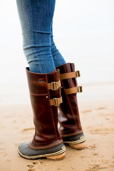 Tall Duck Boots Outfit, Outfit Rain, Tall Duck Boots, Sorel Slimpack, Beach Nights, Kelly In The City, Black Cowgirl, Boots Outfits, Beach Night