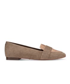 The classic women's loafer flat that put Birdies on the map is back and features a champagne shimmery neutral shade and a sleek pointed toe silhouette. Free shipping & returns. Suede Slip-ons With Flat Heel, Elegant Suede Moccasins With Leather Footbed, Closed Toe Suede Loafers With Leather Sole, Suede Loafers With Leather Sole And Flat Heel, Suede Flats With Suede Lining For Work, Slip-on Loafers With Suede Lining And Almond Toe, Suede Flats For Work, Slip-on Almond Toe Loafers With Suede Lining, Suede Almond Toe Moccasins With Textured Sole