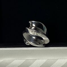 Vintage Mikal Jon Bayanihan Sterling Silver Wave Modernist Ring Brand: Mikal Jon Bayanihan Color: Sterling Silver Size: 7 Approx. 1.5”H From Bottom Of Band To Highest Point Of Wave; 1”W At Top; .25”W Band Weight: 18 Grams Retail: $500 (Sold At Auction) Description: Vintage (80’s) Sterling Silver Wave Modernist Ring, Signed By Designer Mikal Jon. Condition: Vintage; Some Slight Surface Scratches But To Be Expected From A 40yr Old Ring. Has A Dramatic Wave Design, Stunning From Every Angle. See Av Louis Vuitton Gucci, Old Rings, Modernist Ring, Wave Design, Womens Jewelry Rings, Yves Saint Laurent, Burberry, Saint Laurent, Fendi