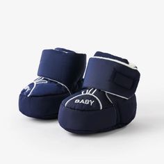 Rabbit Pattern, Holiday Pajamas, Baby Boy Shoes, Boy Shoes, Product Introduction, Matching Family Outfits, Family Outfits, Outdoor Wear, Toddler Shoes