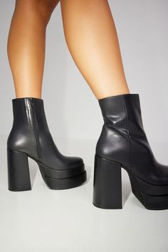 STEVE MADDEN - Cobra Platform Boot, Jet Black Steve Madden Outfit, Heeled Booties Outfit, Feelin Groovy, Platform Boots Chunky, Booties Outfit, Steve Madden Boots, Take It Back, Black Platform Heels, Black Platform Boots