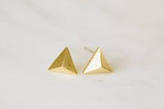 cute convex blank triangle earrings,triangle jewlery,pyramid earrings,pyramid jewelry,unique earring Chandelier Earrings Diy, Jewelry Necklace Simple, Ring Jewellery Design, Handmade Jewlery, Jewelry Photoshoot, Diamond Jewelry Necklace, Triangle Earrings, Dainty Jewelry, Jewellery Display