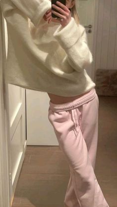 Pink Comfy Outfits, Basic Outfits, Casual Style Outfits, Aesthetic Outfits, Lookbook Outfits, Dream Clothes, Comfy Outfits, Cute Fashion, Cute Casual Outfits