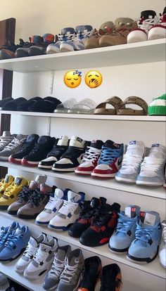 Nike Tech Collection, Outfit Ideas With Jordans, Sneaker Closet, Sneakerhead Room, Looks Hip Hop, Rick Owens Shoes, Gucci Balenciaga