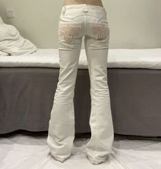 White Jeans Outfit Y2k, Coquette Bottoms, White Jeans Y2k, Coquette Finds, Coquette Pants, Flare Jeans Outfit, White Flared Jeans, 2000s Clothing