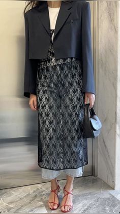 2023 Fashion Trends Aesthetic, Skirt Outfit Elegant, Grey Skirt Outfit, Fashion Trends Aesthetic, 2023 Fall Fashion, Trends Aesthetic, Fall 2023 Fashion Trends, Fall 2023 Fashion, Vietnam Fashion