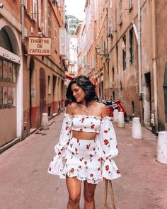 Girls Spring Fashion, Fashion Spring, Beautiful City, Mode Inspiration, Spring Summer Outfits, Cute Casual Outfits, Look Fashion, Locs