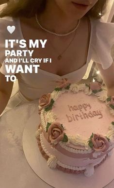 Insta Bday Story Ideas, Birthday Outfit Simple, 17th Birthday Aesthetic, Birthday Photoshoot Aesthetic, Aesthetic Birthday Pics, 17 Doğum Günü, 17. Geburtstag, Birthday Cake Decorating Ideas, Cute Birthday Pictures