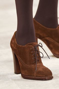 Imagination Aesthetic, Clawdia Wolf, Ralph Lauren Fall, Shoes Fall, Runway Shoes, Design Moda, Shoes Photo, Brown Shoes, Pretty Shoes