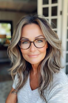 28 Best Hairstyles for Women Over 50 with Glasses in 2024 – CreativeBooster Glasses For Middle Age Women, Hair For Glasses Wearers, Glasses For Blonde Hair And Blue Eyes, Long Hairstyles With Glasses, Long Layers With Highlights, Long Hair 50 Year Old Women, Layers With Highlights, Harmonize Beauty