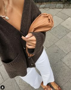 Cosy Season, Looks Chic, 가을 패션, White Pants, Spring Summer Outfits