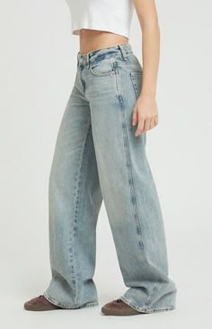 PacSun Casey Medium Indigo Tint Low Rise Baggy Jeans | PacSun Best Low Rise Jeans For Women, Fashion Inspo Streetwear, Pacsun Low Rise Jeans, Light Wash Baggy Jeans Outfit, Hollister Jeans Outfits, What To Wear For Dinner, Clothes For Middle School, Cute Everyday Outfits For School, Loose Jeans Outfit