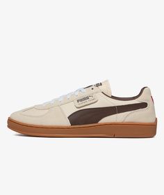 Puma, a brand with a rich history of creating high-quality athletic footwear, presents the Super Team x FC St. Pauli sneakers for Fall/Winter 2024. This collaboration with FC St. Pauli brings a unique blend of style and performance to the streets. The beige colorway adds a touch of sophistication to any outfit, making these zapatillas a must-have for the season. Whether you're hitting the gym or hanging out with friends, these sneakers will keep you looking cool and feeling comfortable. Upgrade your shoe game with Puma's Super Team x FC St. Pauli zapatillas, available now at SVD. Fc St Pauli, Team X, St Pauli, Asics Women Gel, Sneakers Puma, Fall Winter 2024, Asics Women, Winter 2024, Outfit Casual