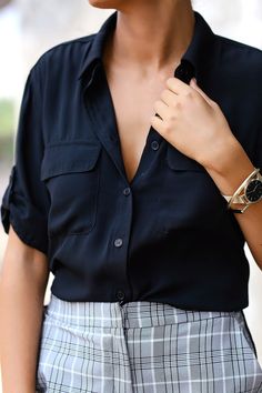 Explorer Aesthetic, Short Sleeve Outfits, Androgynous Aesthetic, Trendy Work Outfit, Black Button Up Shirt, Best Of Friends, Friends Black, Shirt Business, Collared Top