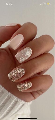 Holiday Nails Winter, Christmas Gel Nails, Smink Inspiration, Her Nails, Winter Nail Designs, New Year's Nails, Dipped Nails, Xmas Nails, Classy Nails