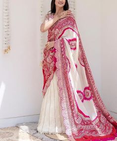 Bengali Traditional Look, Bengali Style Saree, Bengali Dress, Diwali Presents, Saree Inspiration, India Saree, Saree Wearing Styles, Simple Saree Designs, Indian Outfits Lehenga