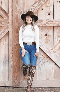 Outfit Ranchero, Outfit Ranchero Mujer, Ranchero Outfits Women, Cowboy Outfits For Women, Outfits Women Winter, Cowgirl Outfits For Women, Country Chic Outfits, Cowgirl Boots Outfit, Cute Cowgirl Outfits