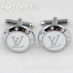 Great look even if you're dressing them down to wear out on a casual night Cufflinks Men Classic, Louis Vuitton Paris, Personalized Cufflinks, Mens Fashion Edgy, Stylish Mens Fashion, Men Classic, Fashion Suits For Men