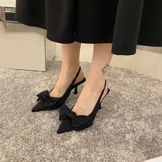 Heels Aesthetic Classy, Kitten Heels Aesthetic, Bow High Heels, Pointy Toe Shoes, High Heel Slippers, Heel Slippers, Shoe Covers, Black High Heels, Slingback Sandal