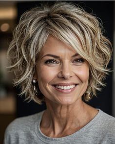 Easy Hair Cuts, Layered Haircuts For Medium Hair, Chin Length Hair, Messy Short Hair, Edgy Short Hair, Shag Hairstyles, Hairdos For Short Hair, Haircuts For Medium Hair, Short Hair Haircuts