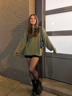 Skirt Combinations, Suits Outfits, Rok Mini, Rock Outfit, Cold Outfits, Sweater Outfit, Miniskirt Outfits, Neue Outfits, Hozier