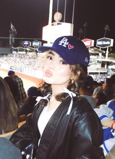 Dodgers Outfit, Dodgers Game, Dodgers Shirts, Baseball Girlfriend, Dodgers Girl, Chicago Outfit, Game Aesthetic, Cute Work Outfits