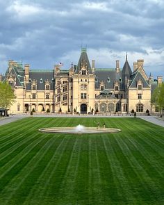 #Biltmore  #Bilmoreestate  #ashevilleNC The Gilded Age, Abandoned Mansions, Gilded Age, Roaring 20s, Blue Ridge Mountains, Countries Of The World, Blue Ridge