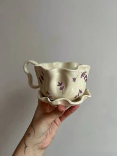 Aesthetic Cups And Mugs, Clay Cups Aesthetic, Clay Cup Ideas Ceramic Art, Pottery Cafe Ideas, Clay Mugs Aesthetic, Clay Mug Diy, Clay Cups Ideas, Mug Pottery Ideas, Diy Clay Mug